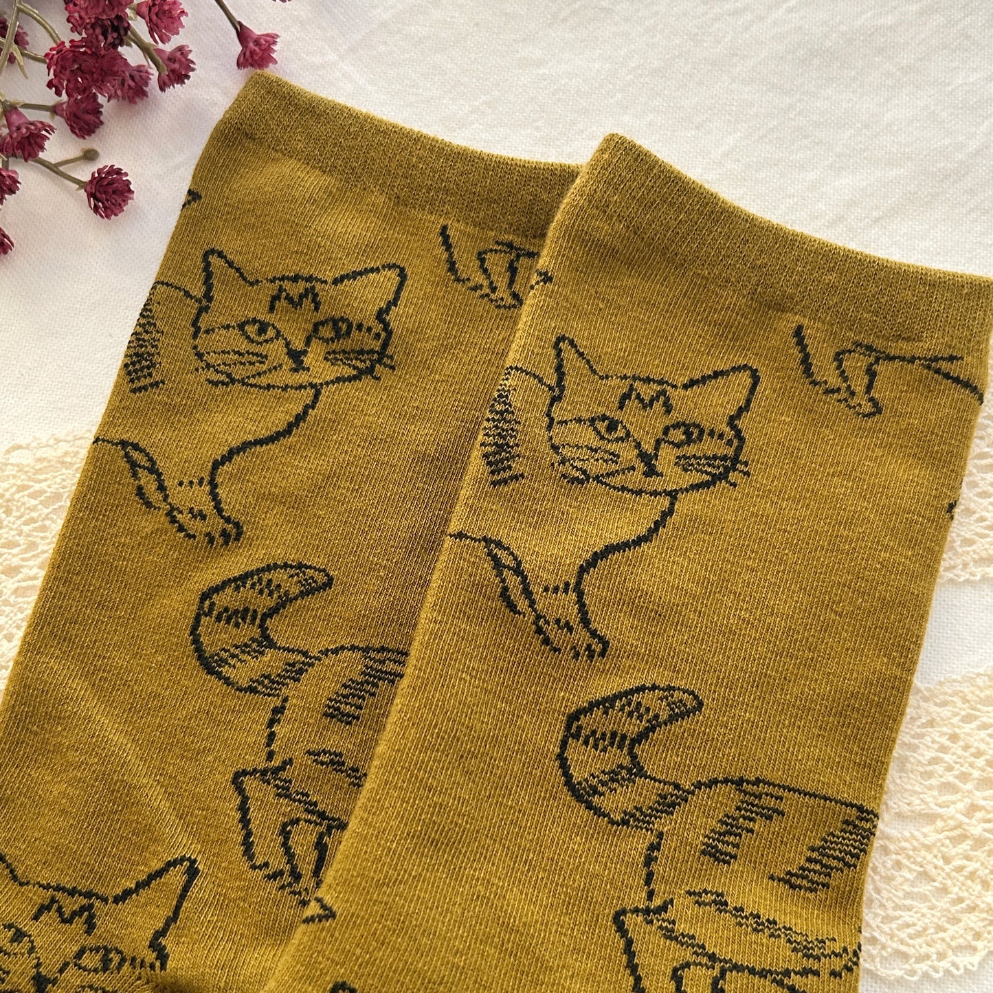 Matsuo Miyuki Cat Socks - Kijitora