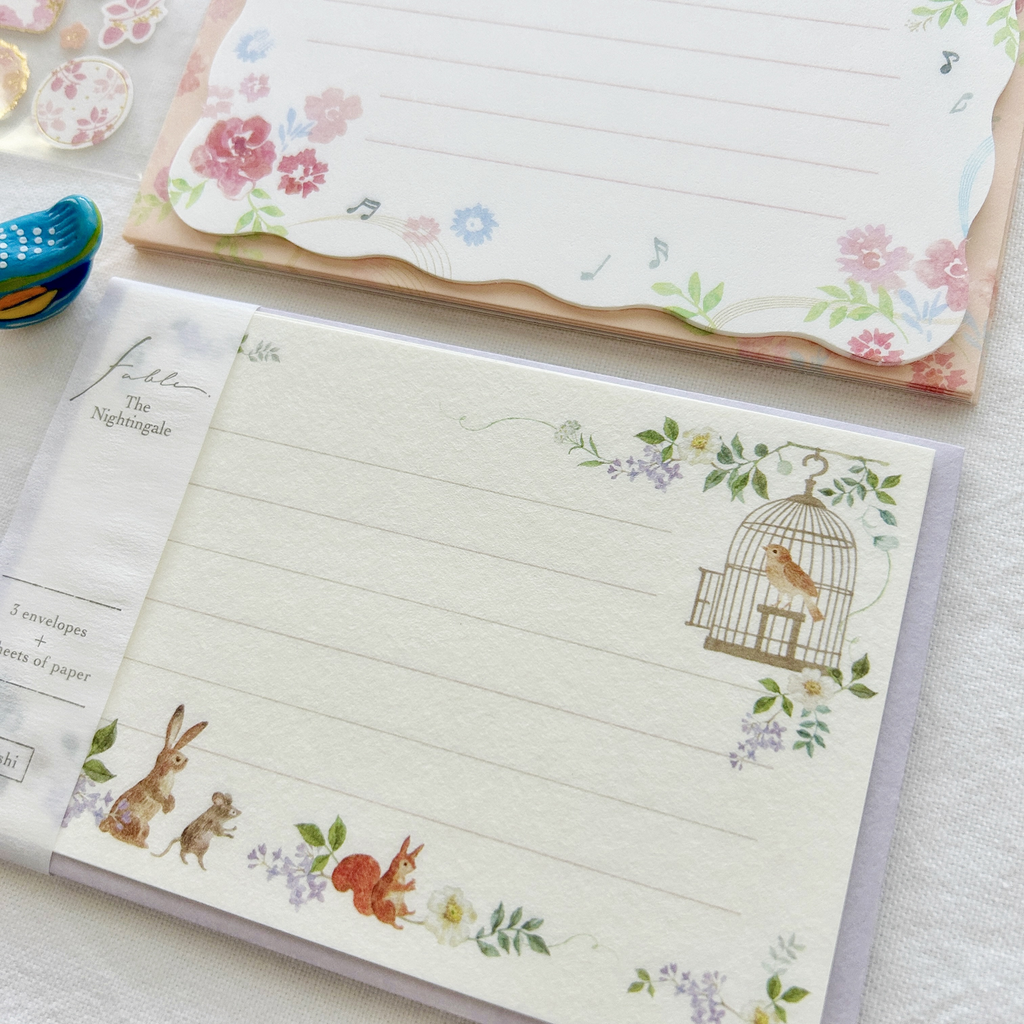 Mitchikusa Letterset - Nightingale, a charming stationery set adorned with delicate nightingale illustrations, perfect for writing thoughtful letters and notes.