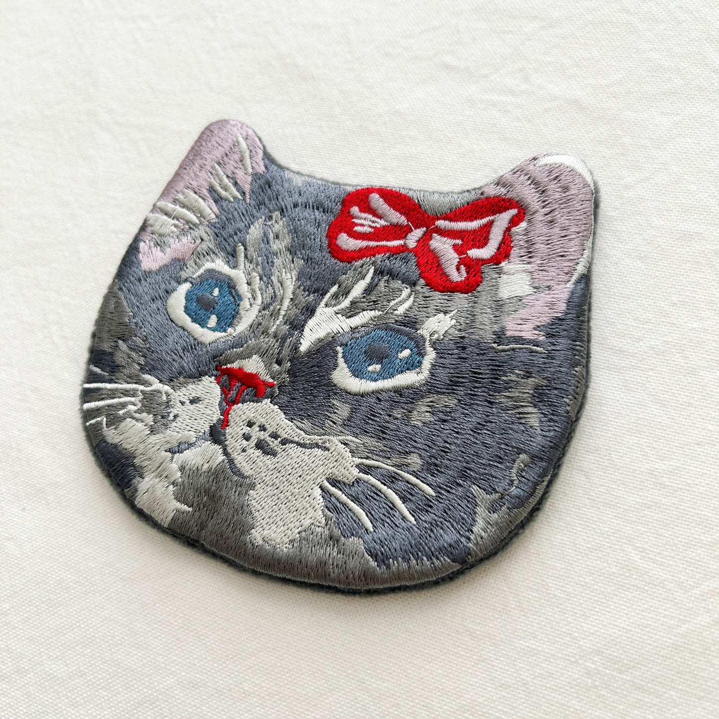Nathalie Lété Embroidered Animal Face Pouch - Grey Cat