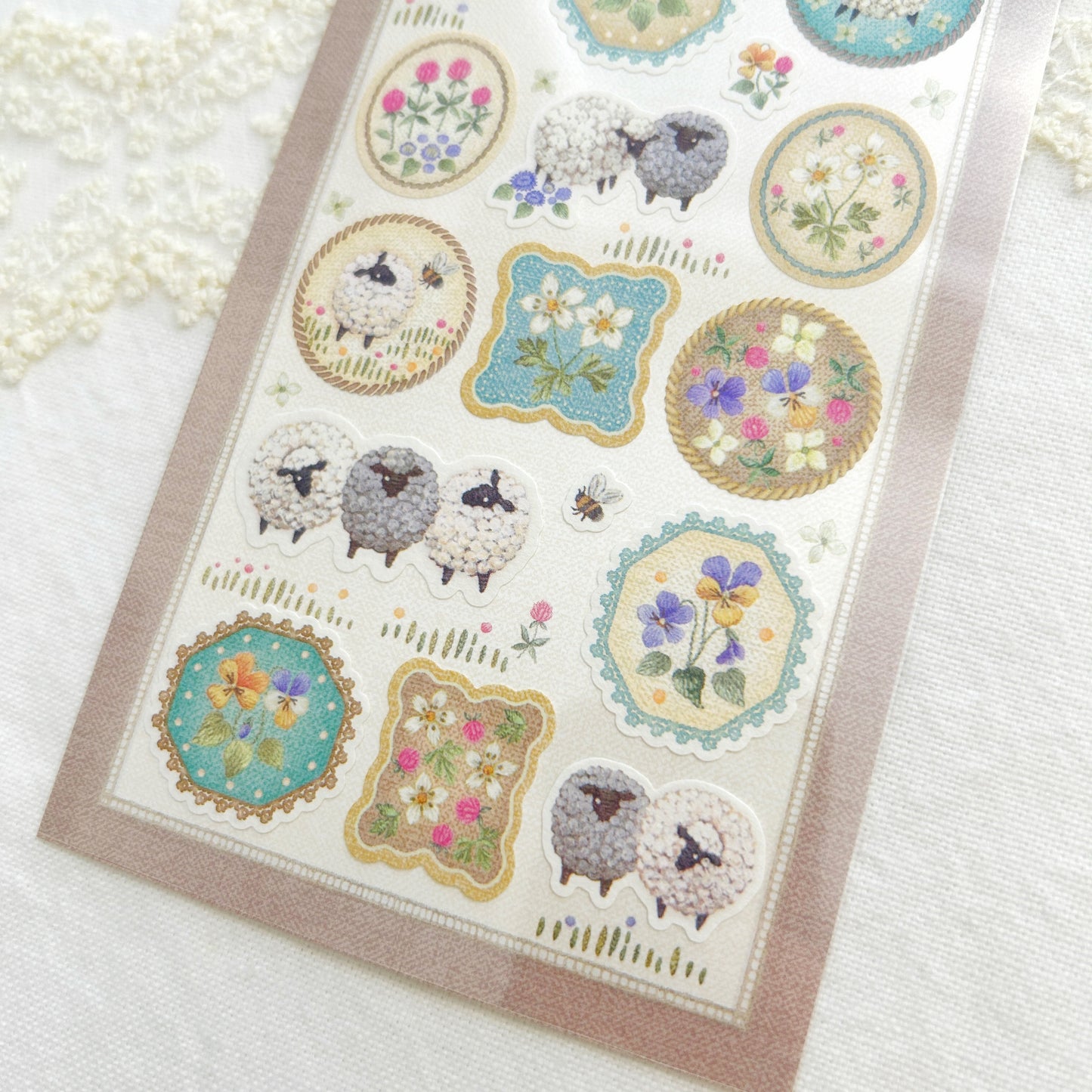 Nuku Stickers - Fleur et Chance Cher
