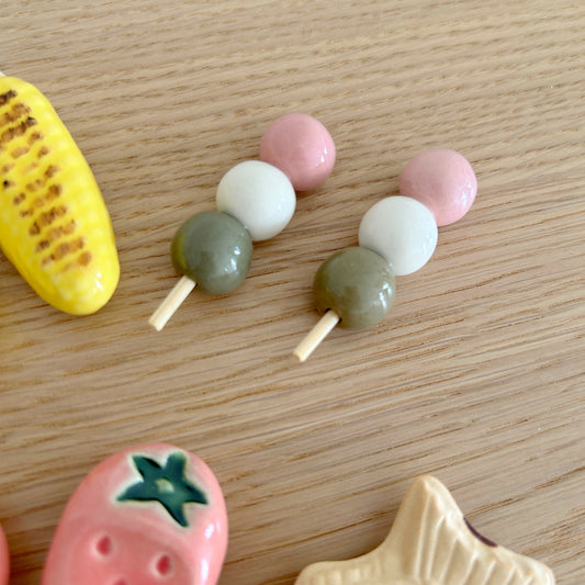 Sanshoku Dango Chopstick Rest