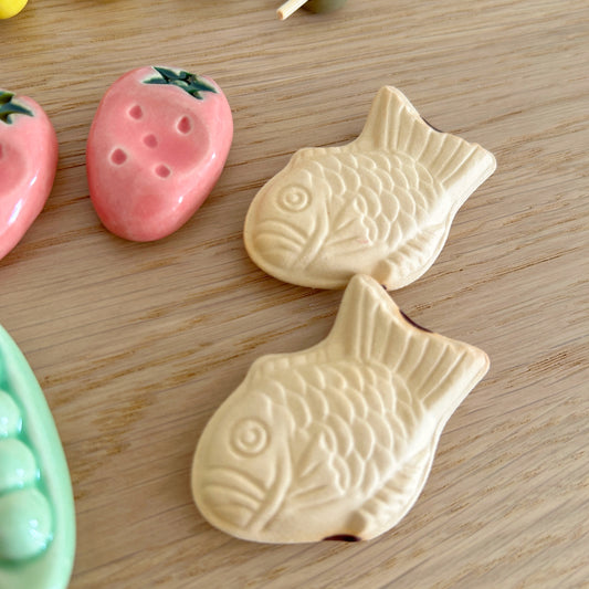 Fish shaped ceramic chopstick rest