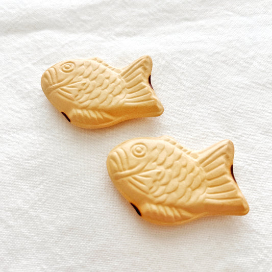 Taiyaki fish ceramic chopstick rest