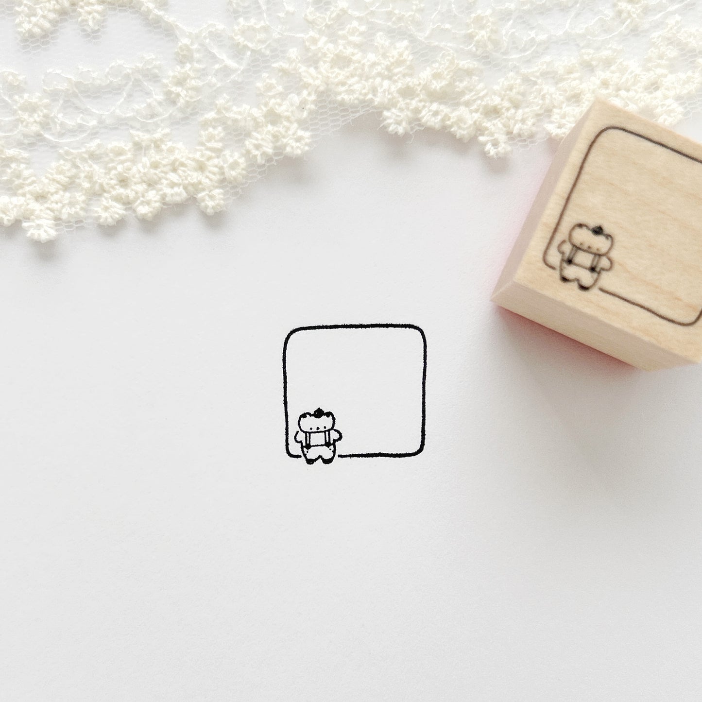 Ikhanko Rubber Stamp - Bear Frame