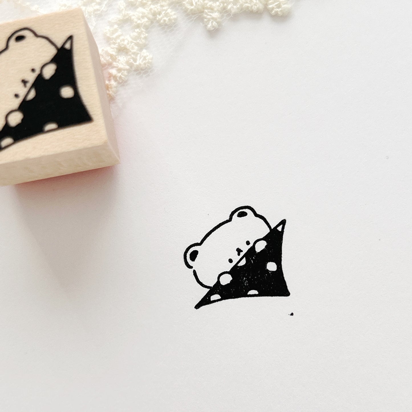 Ikhanko Rubber Stamp - Konnichiwa Bear