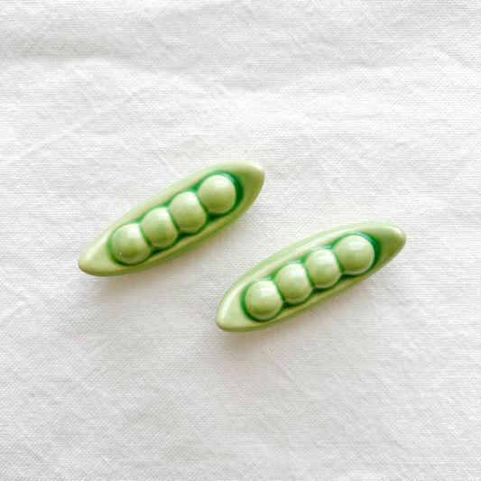 Peas in a pod chopstick rest