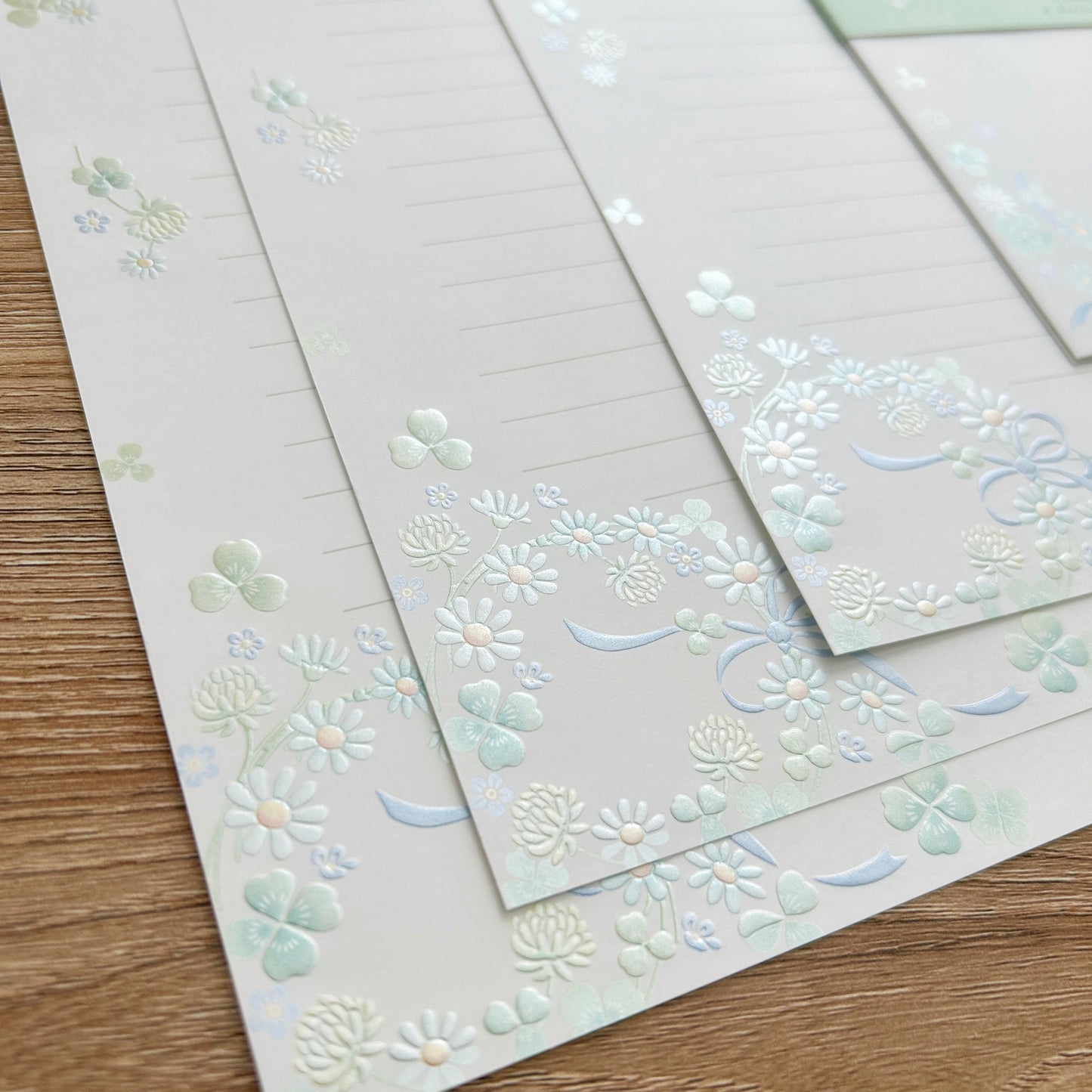 Letterset - Pearl Clover