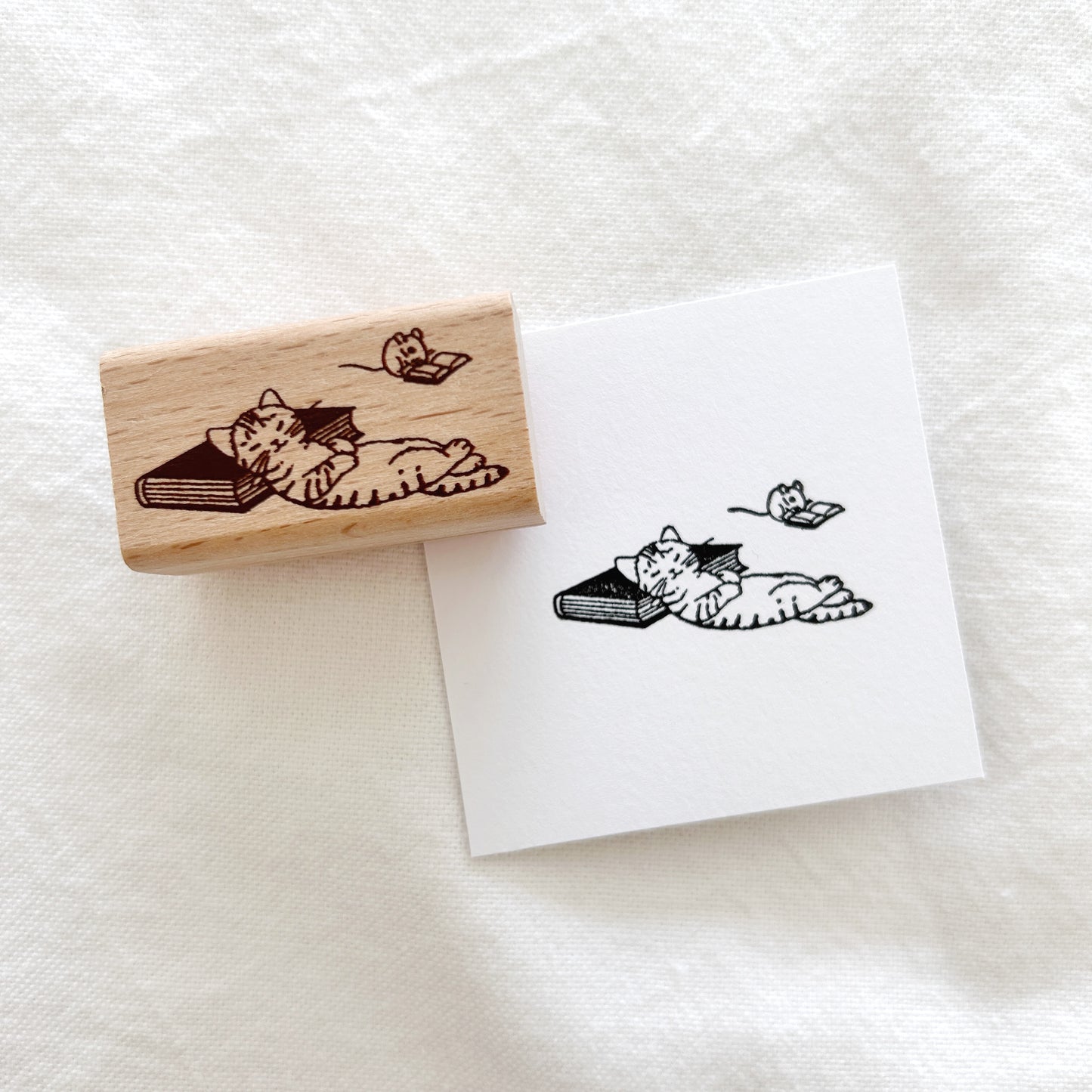 Wooden stamps of a cat an mouse