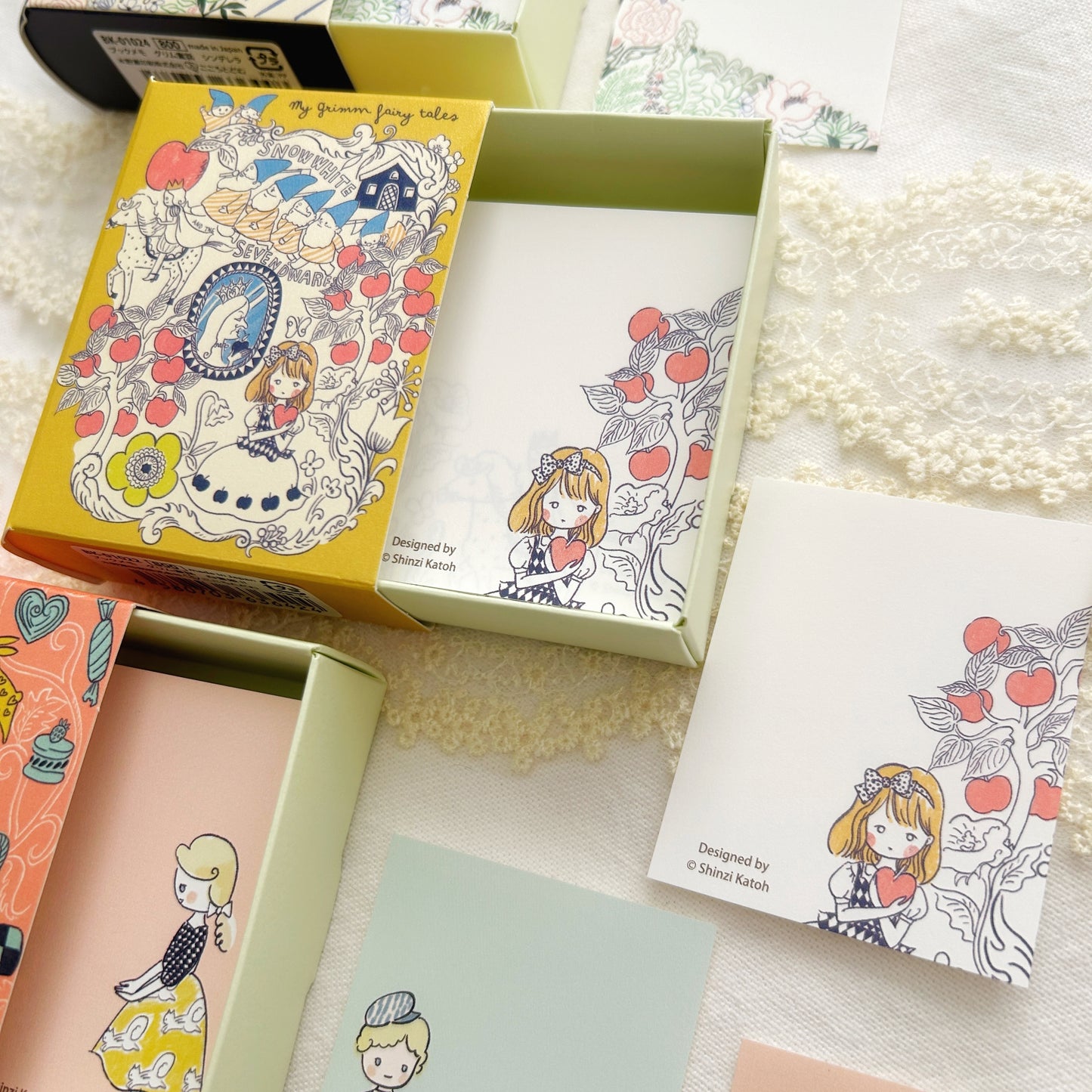 Shinzi Katoh Grimm's Fairy Tale Memo Notes Box - Snow White