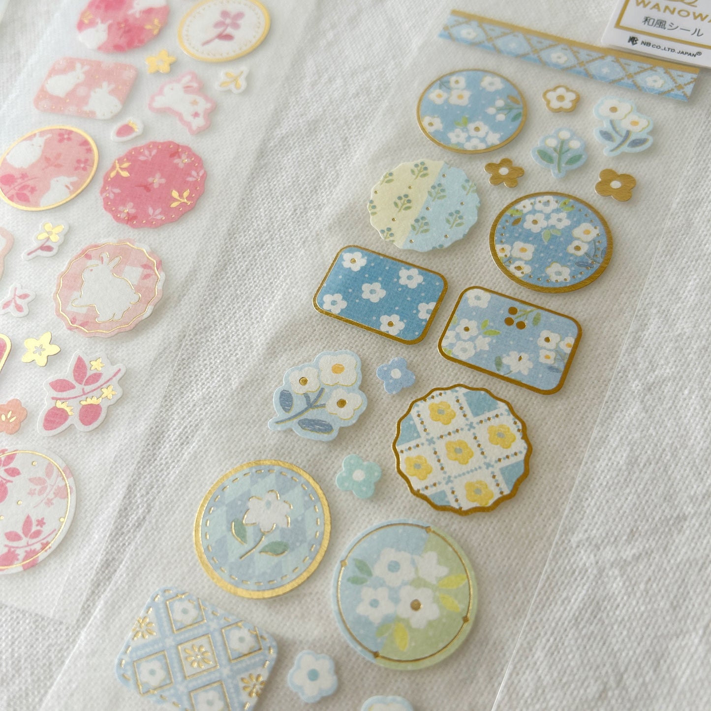 Wanowa Gold Foil Sticker Sheet - Small Flowers