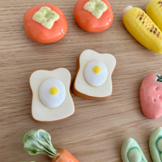 Toast with Sunny Side Up Egg Chopstick Rest